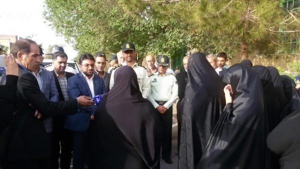 فرماندار در دیدار با اهالی کوی مفتح